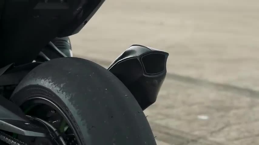 Lamborghini vs KAWASAKI H2R