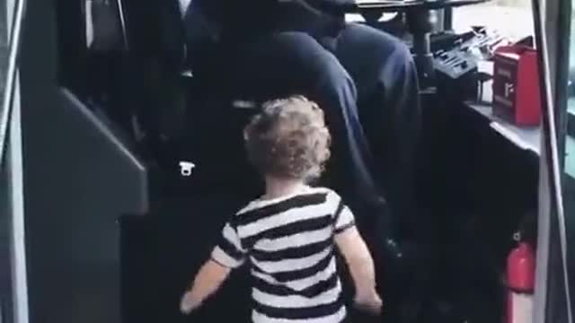Bus driver and little girl dance!