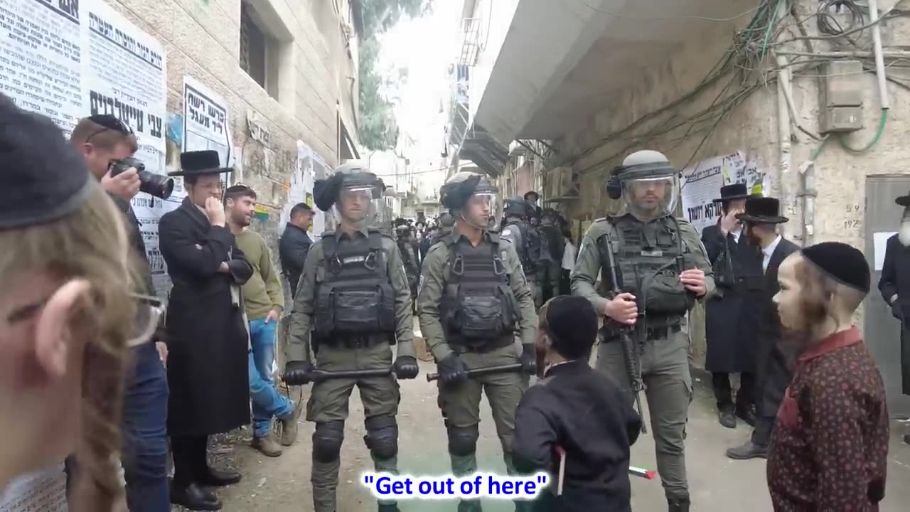 Anti-Zionist Jewish community flying Palestinian flags in Jerusalem