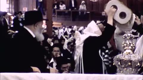 3. Tzom Gedalya (Nidcheh) 5744, Krias Hatorah and Ovinu Malkeinu (freidin) = צום גדליה תשד"מ