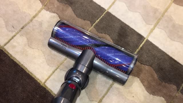 Dyson V12 Detect Slim Cordless Light Vacuum Battery Life Test & Unprofessional Review 405863-01