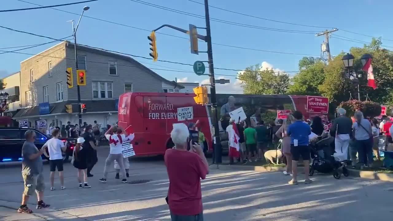 FUCK TRUDEAU.👍🏼👋💩