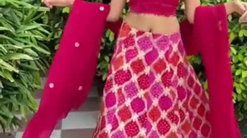 Trending tik tok hot Indian girl in saree