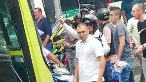 Agreden a conductor de un bus de Metroíinea en Bucaramanga 2