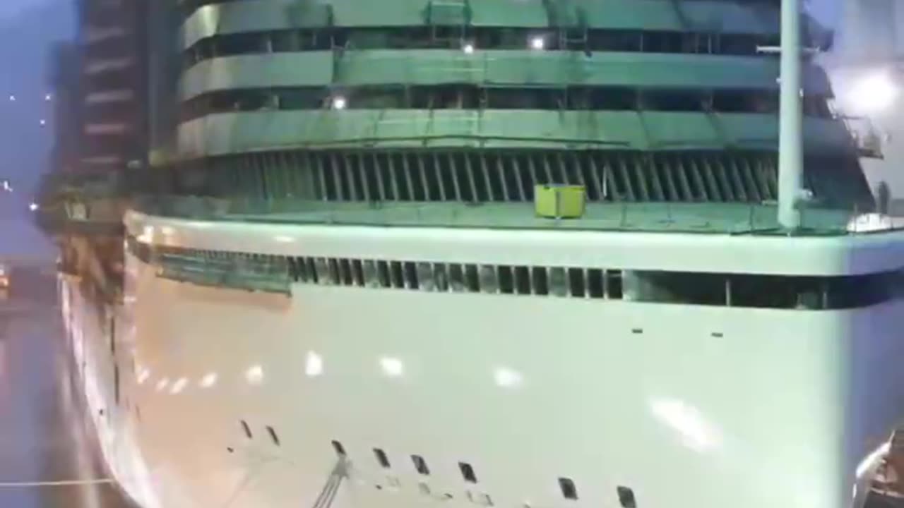 Time motion video of cruise ship being built