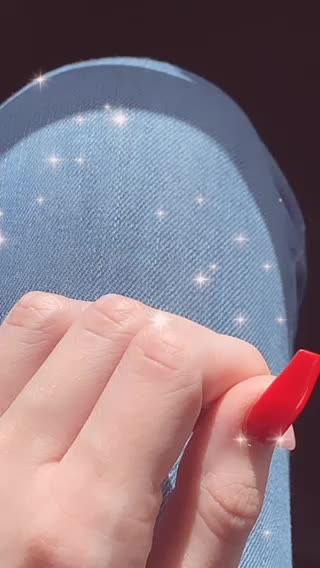 Pretty red acrylic nails