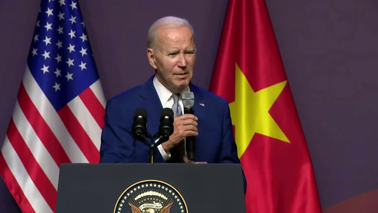 Staff Cuts off Bumbling Biden Mid-Sentence - Abruptly ENDS News Conference