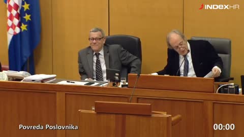 Saborski tajnik se beljio Bulju