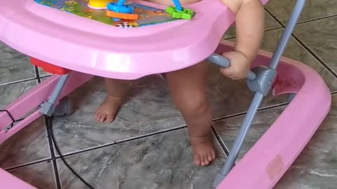 baby learning to say no