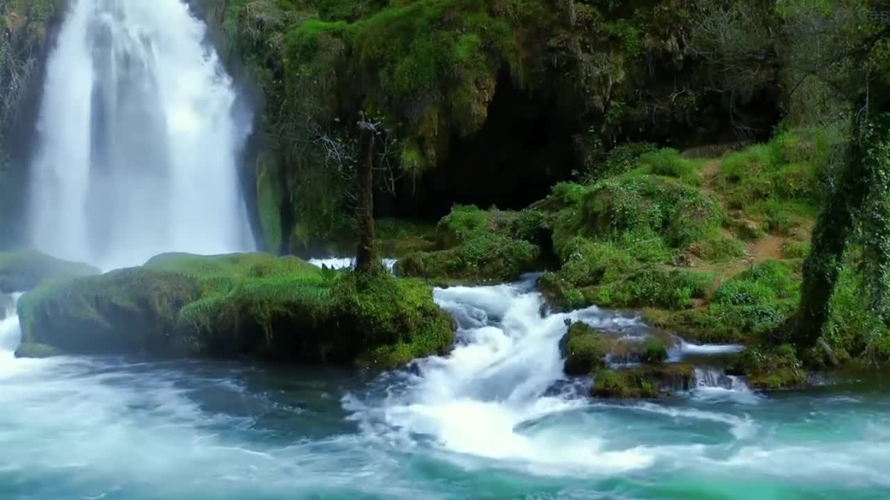 Relaxing music with nature sounds - HD Waterfall - 10 minuts