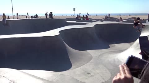 Young Skateboarding Girl @ Venice Beach Skatepark