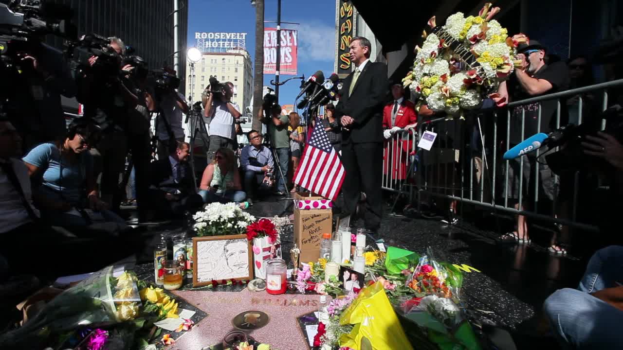 Robin Williams wreath on Hollywood Walk of Fame