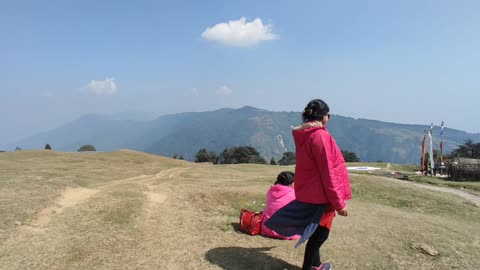 পাহাড়ের মাঝে একটু শান্তির খোঁজে