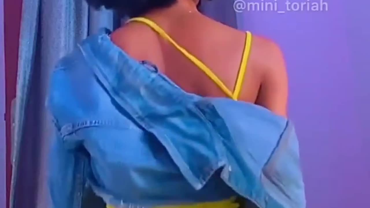 Massive Black Butt twerk.