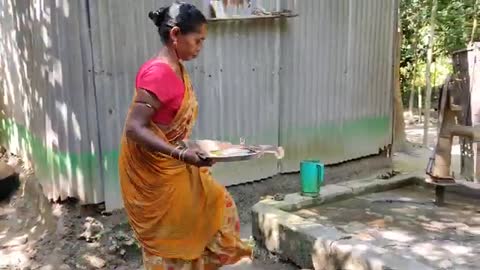 River FOLI FISH cooking recipe with fresh MULO & BEGUN by santali TRIBE couple-16