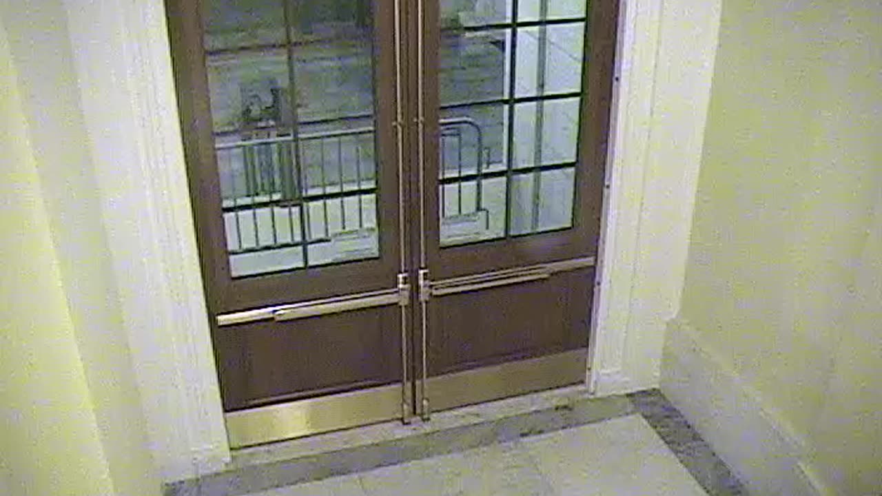 3443CHOB02CH12NRotundaExit_2021-01-06_00h20min00s717ms.mp4