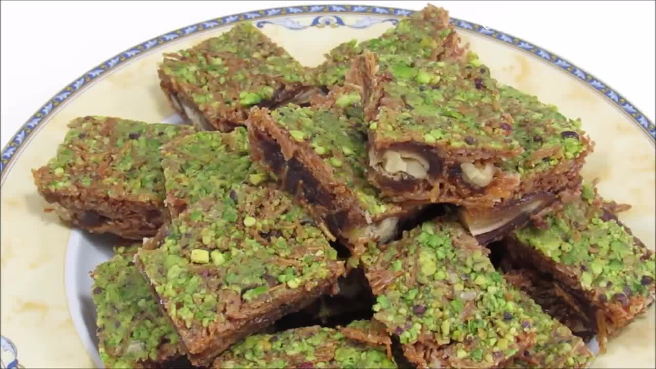 كوب شعريه وكوبين تمر تحليه سريعه للعيد بدون فرن هتنخطف خطف من جماله وحلاوتها عائلتك حيعشقوها