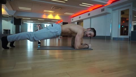 The Best 10 Minute Abs Workout! No equipment needed! #CrockFit