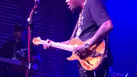 Eric Gales 17