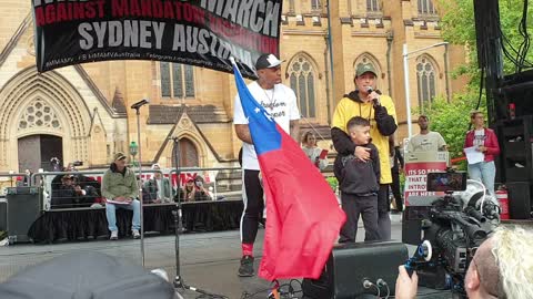 2021-11-27 - Millions March (Sydney) - Tay and Frankie Winterstein