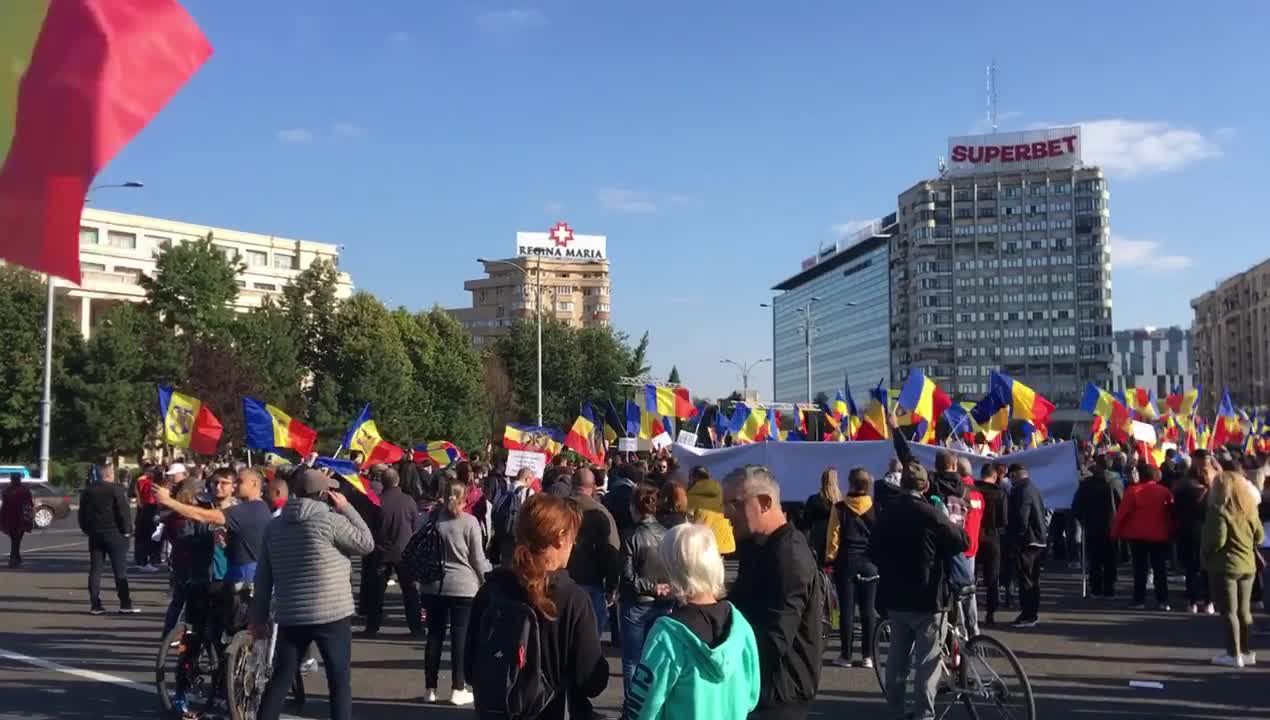 Bucharest anti-marxism Protest - Turned out 20.000 pers!