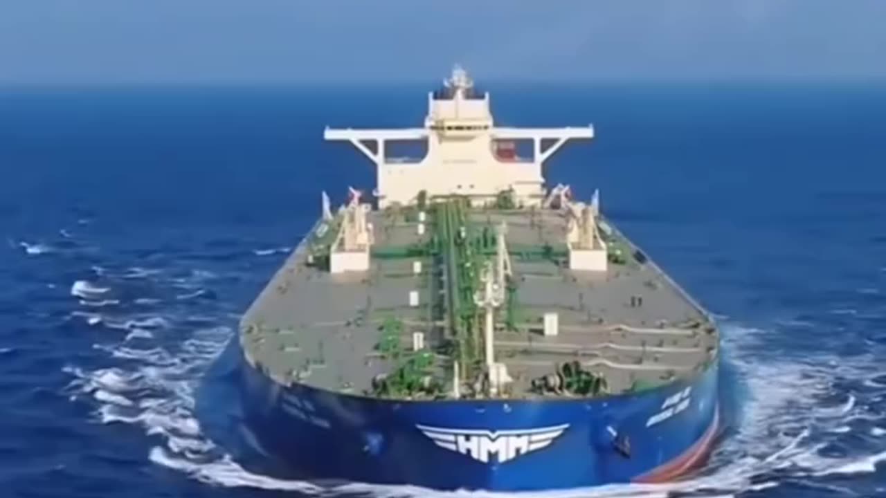 ⚓Horizonte claro con cielo nublado, buen tiempo declarado.⚓