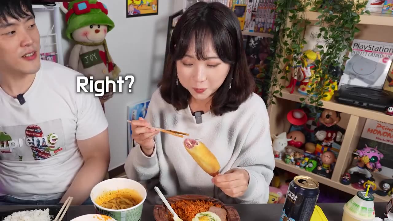 I Tried Korean Convenience Store Food with a Convenience Store Worker.