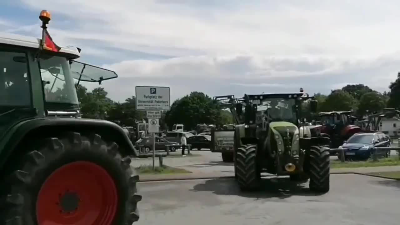 Farmers in Germany showing their support for the Dutch farmers