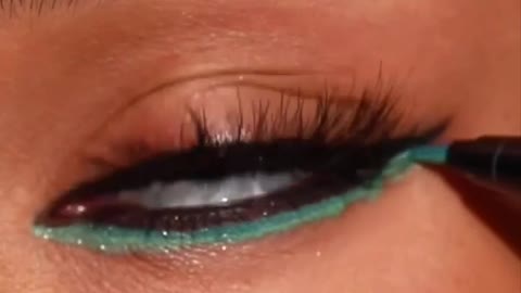 Maquillage eyeliner vert 💚💯#eyeliner #greenmakeup #greeneyemakeuplook #makeup