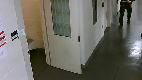 1665HQOB02PrisonerProcessingCell_2021-01-06_23h20min01s910ms.mp4
