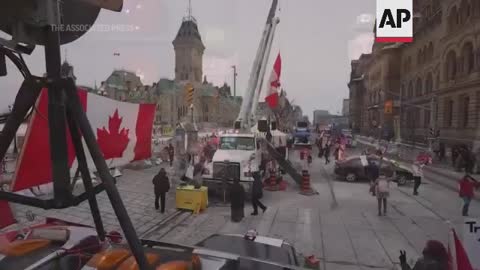 Canada truck protesters call to defy order