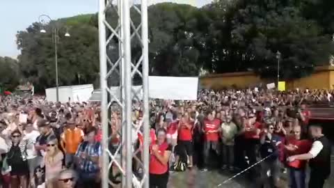 Manifestazione No-Green Pass in piazza del Popolo a Roma