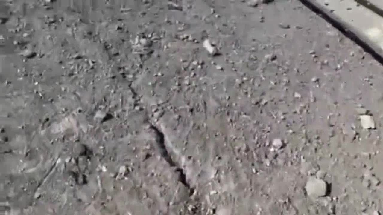 Sie schlugen sofort ein, direkt neben der Decke. Eine Grube mit KamAZ!: Der russische Besatzer ist