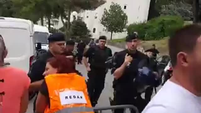 Prosvjed uoči ovrhe malog Cesarea u Splitu