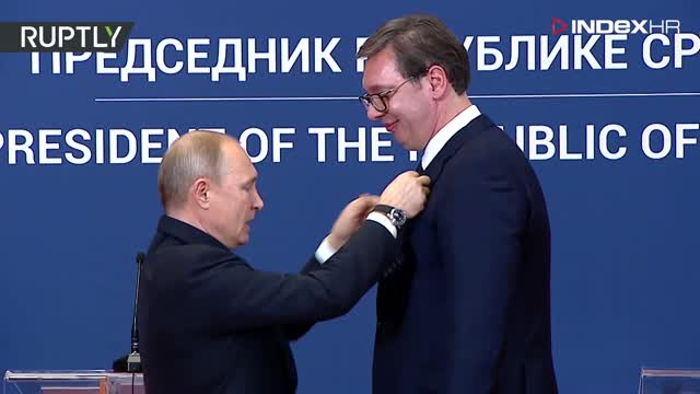 Putin odlikovao Vučića