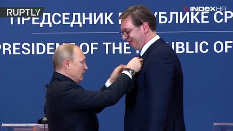 Putin odlikovao Vučića