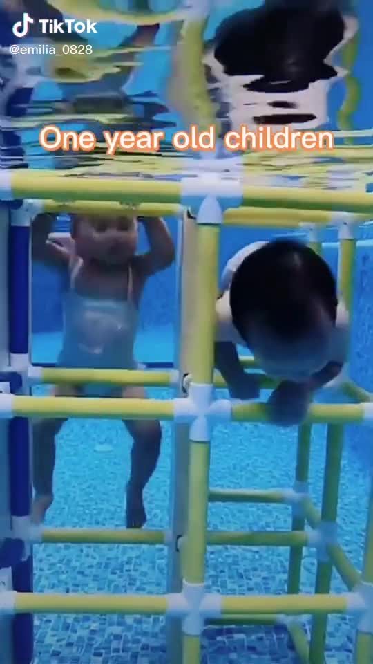 one year old kids are learning to dive