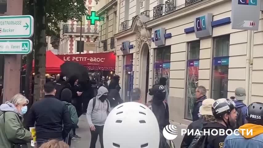 Χαμός στους δρόμους του Παρισιού 3