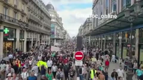 Massive Crowd March Paris Streets Against Government! 25-09-21