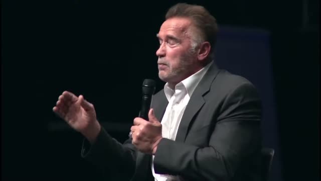 Arnold Schwarzenegger: Life Changing Motivational Speech (Very Powerful)