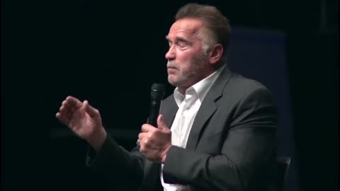 Arnold Schwarzenegger: Life Changing Motivational Speech (Very Powerful)