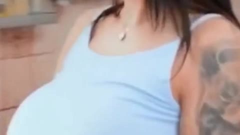 BIGGEST MILF GIRL EVER 😲