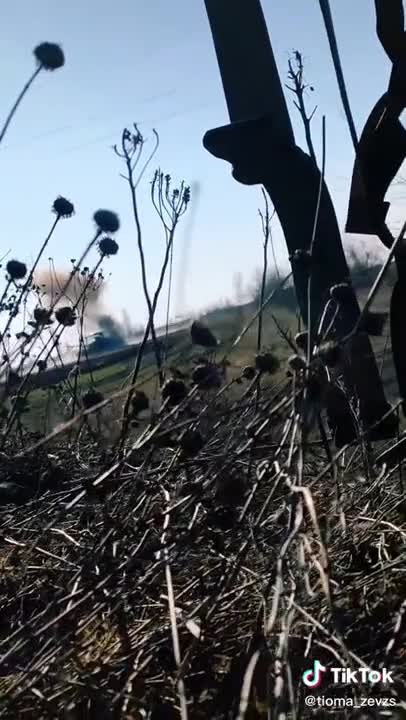 Ukrainian ATGM hit on (abandoned / parked?) tank