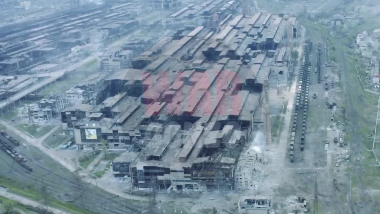 💢 Footage from a quadcopter above the Azovstal plant.