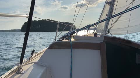 Strong Breeze! Sailing Lake Keowee,SC