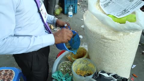The Smart Jhal Muri Maker | Bangladeshi Street Food