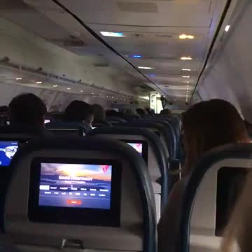 Trump Supporters Give Romney BRUTAL Welcome As He Boards His Flight