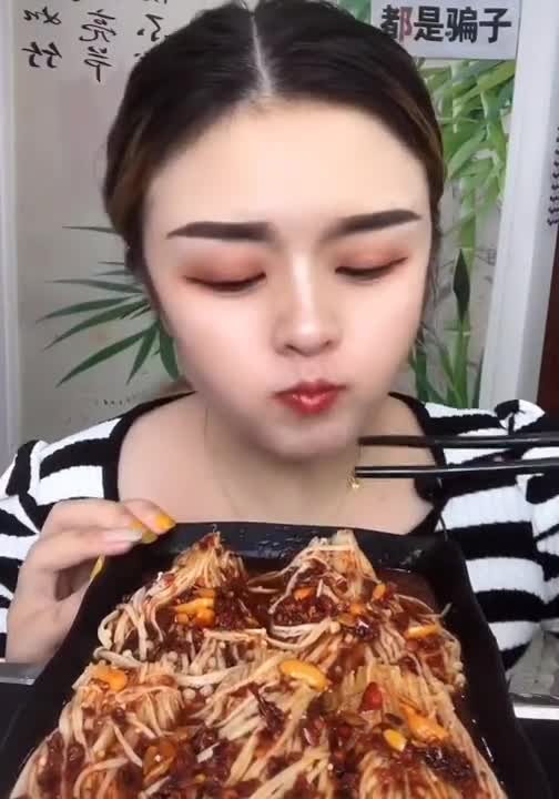 Let's see beautiful girls eating Asian food