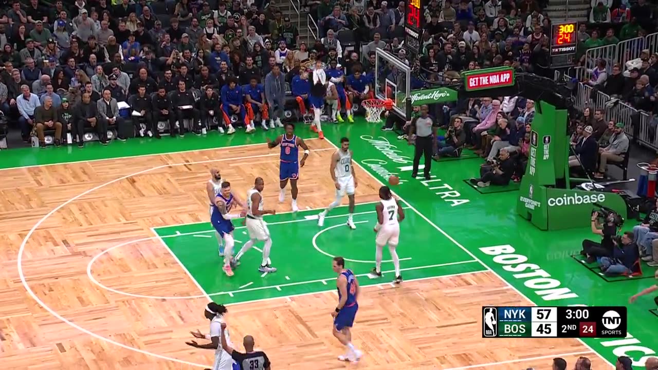Brunson's 3-Point Play Sparks 17-0 Knicks Run!
