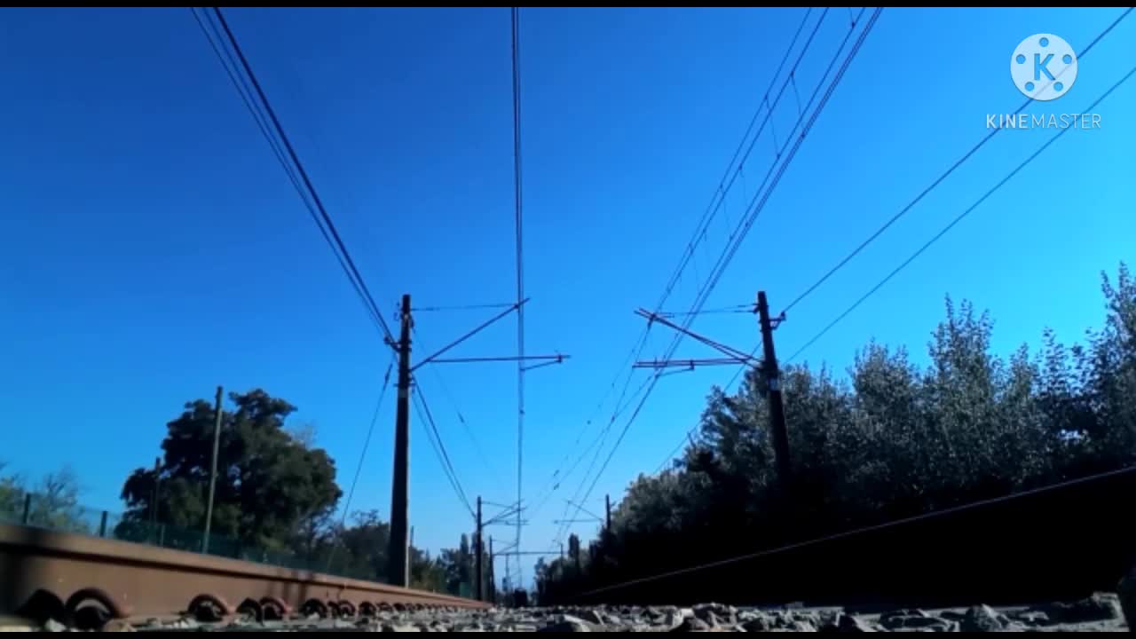 Lo que se ve desde debajo de los trenes